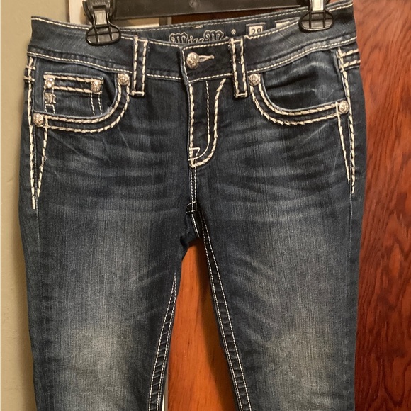 SOLD...Miss Me Jeans.. - Picture 2 of 9